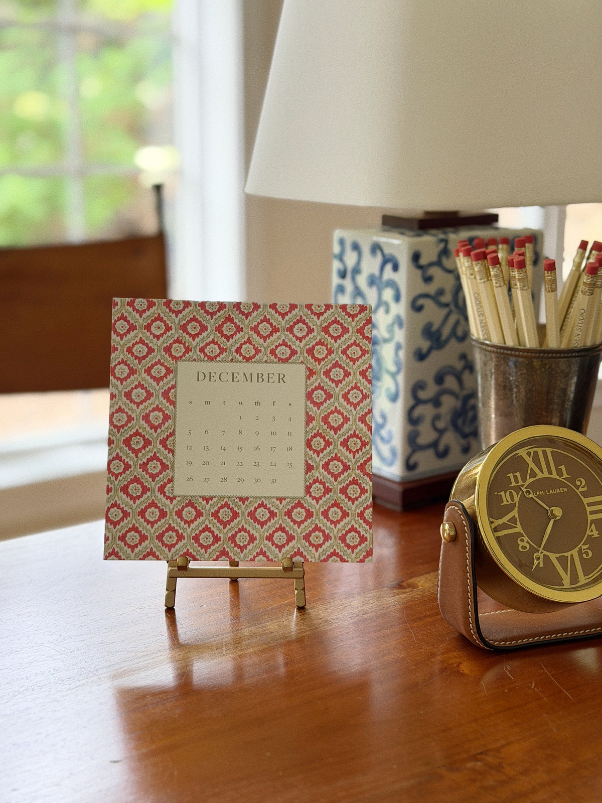 2027 Calendar & Easel Set