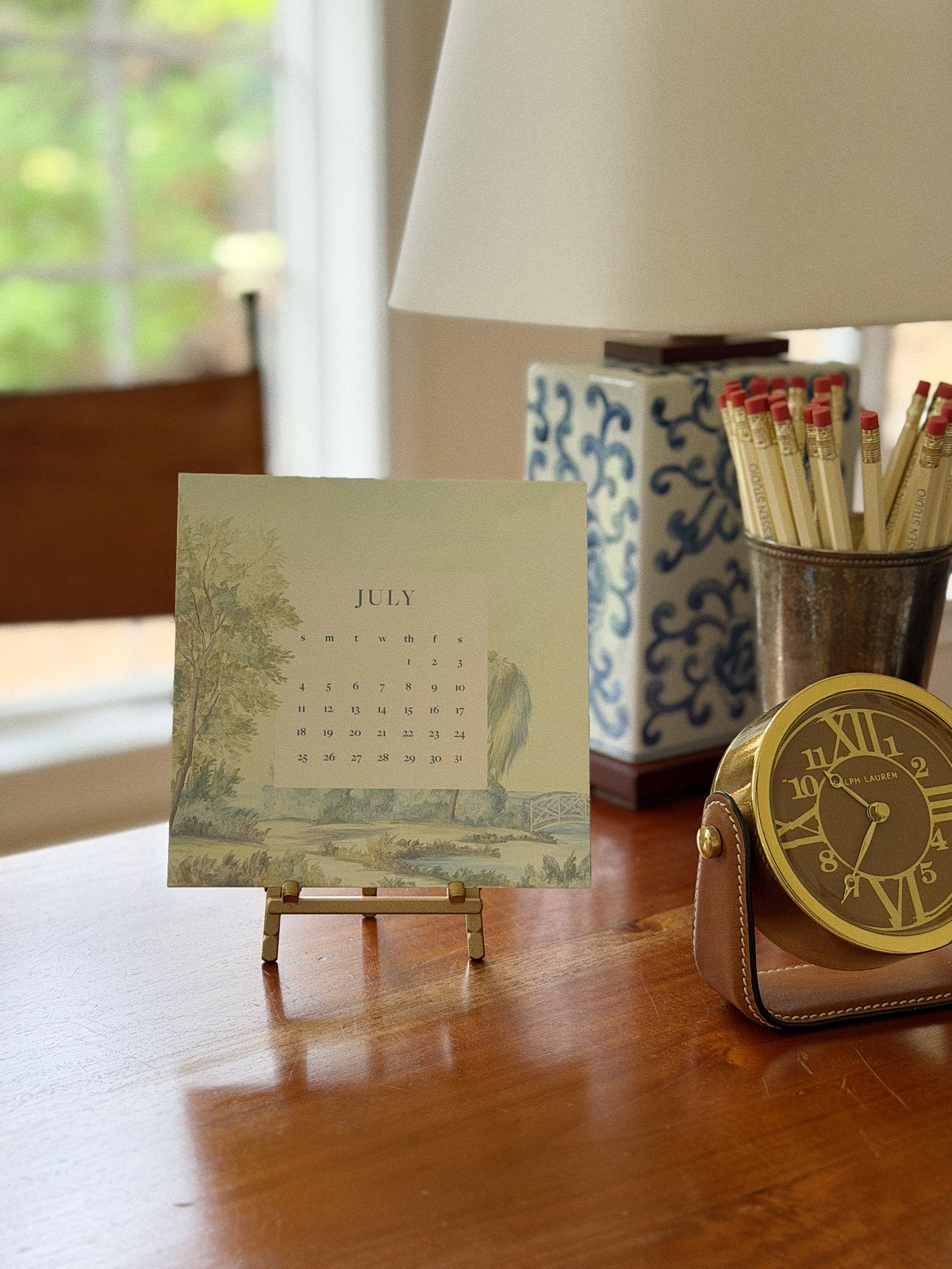 2027 Calendar & Easel Set