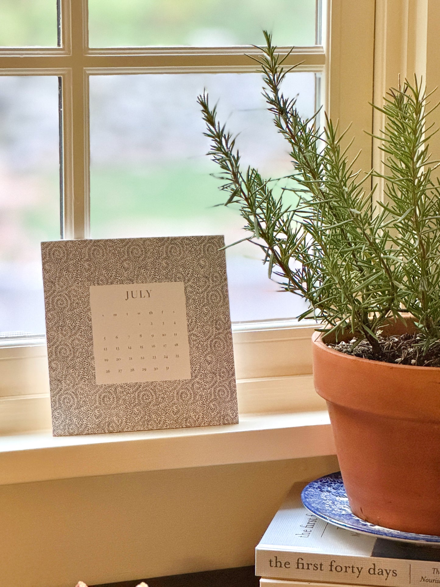 2026 Calendar & Easel Set