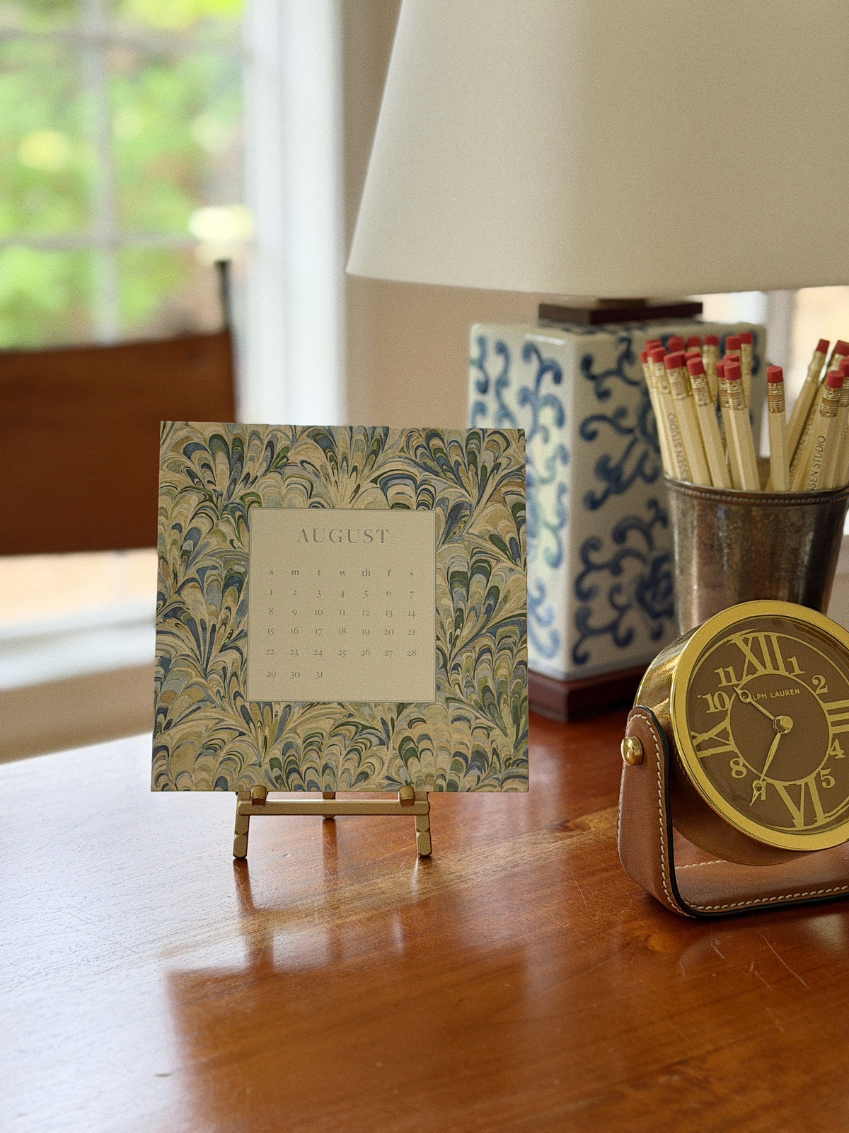 2027 Calendar & Easel Set