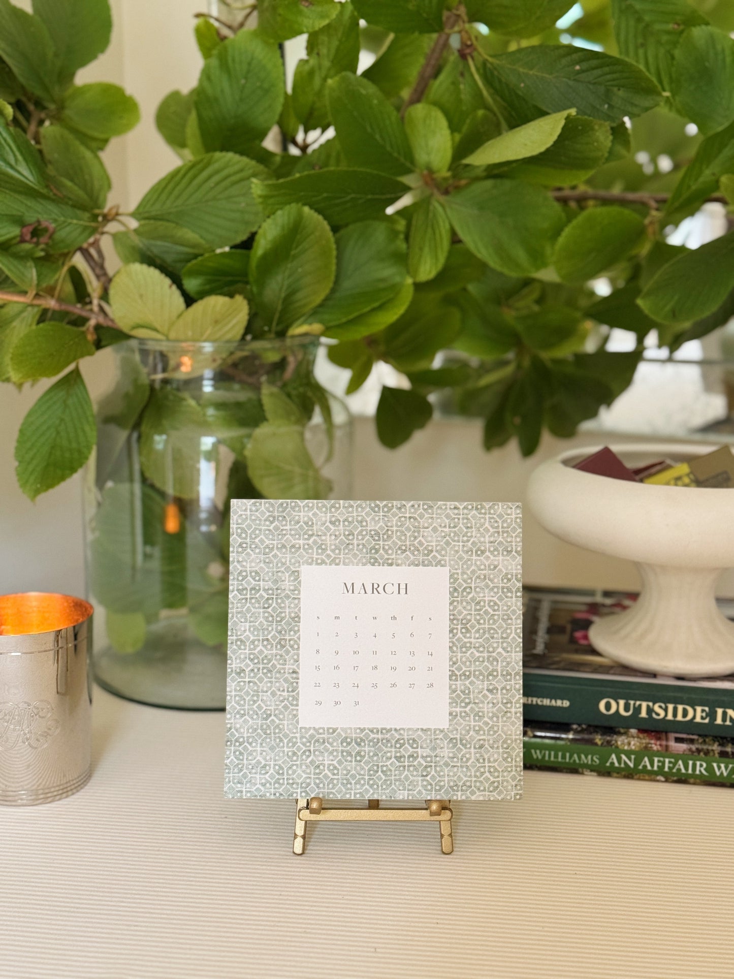 2026 Calendar & Easel Set