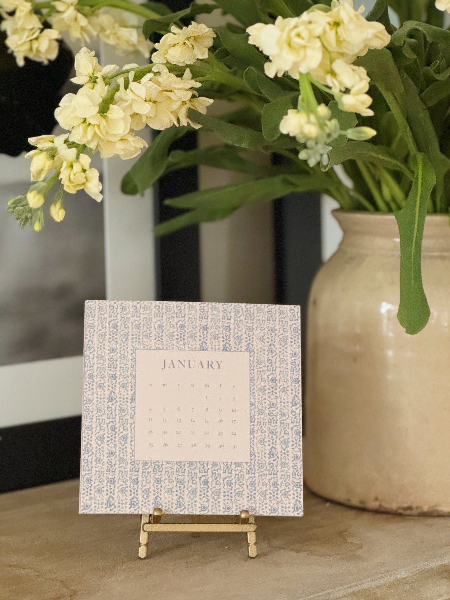 2026 Calendar & Easel Set