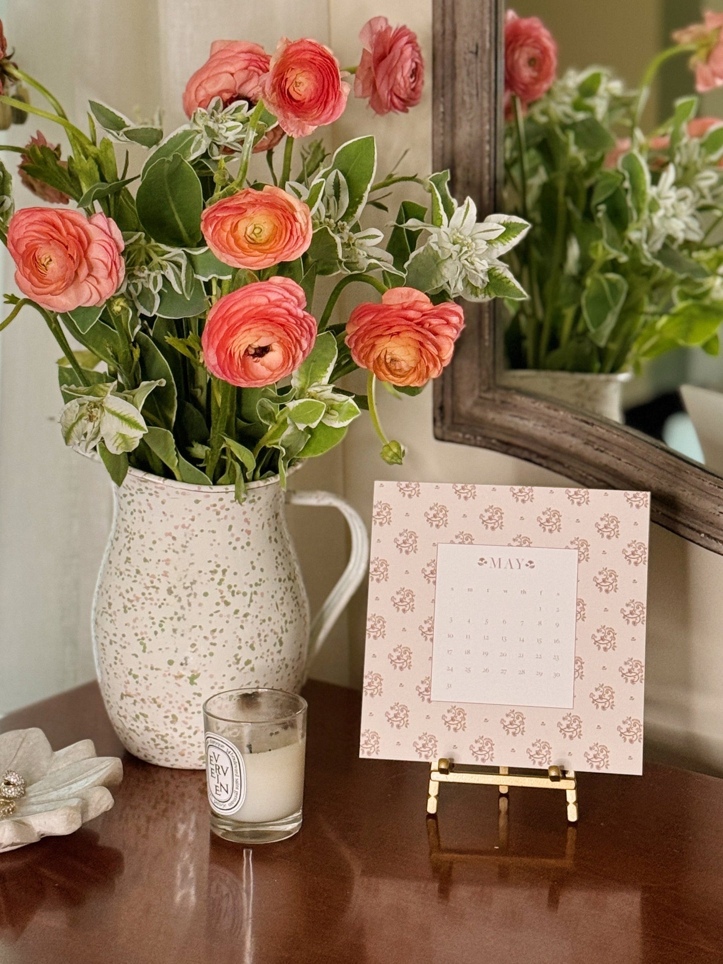 2026 Calendar & Easel Set